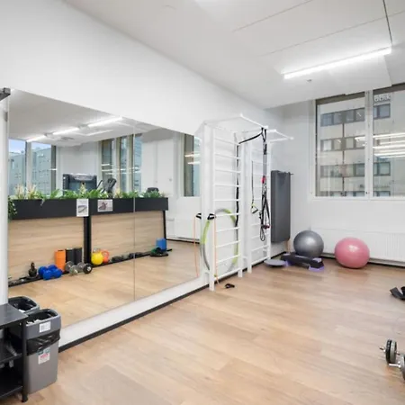 شقة Modern With Sauna And Big Balcony Near Train Station *