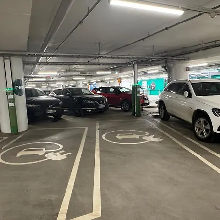 Modern With Sauna And Big Balcony Near Train Station شقة