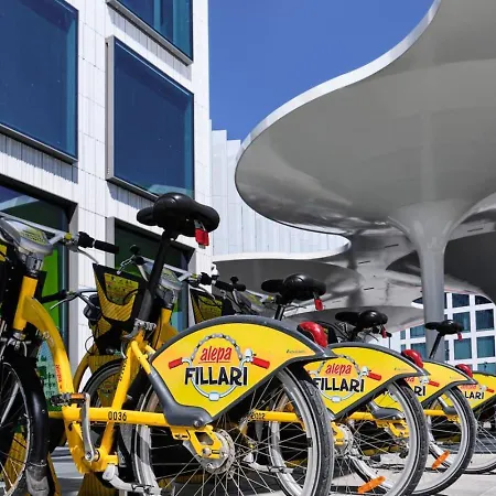 Modern With Sauna And Big Balcony Near Train Station شقة