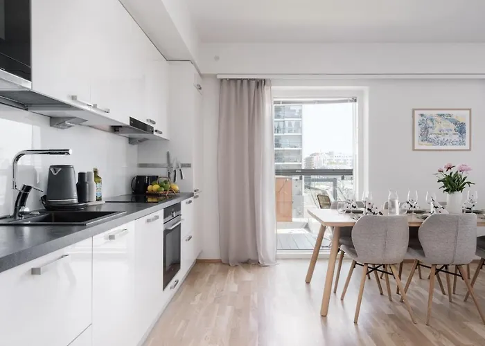 Modern With Sauna And Big Balcony Near Train Station شقة هلسنكي