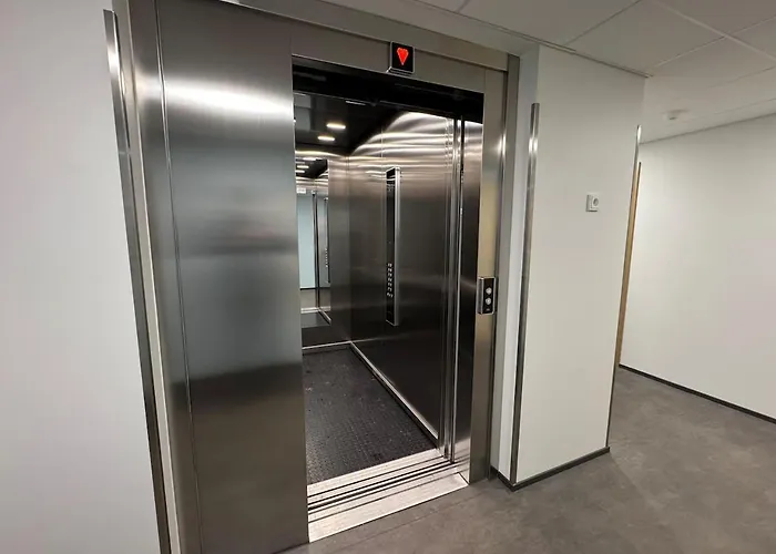 Modern With Sauna And Big Balcony Near Train Station * هلسنكي