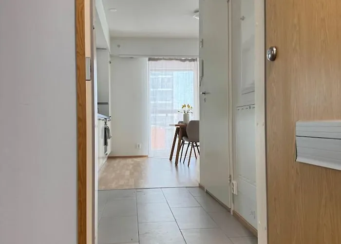 Modern With Sauna And Big Balcony Near Train Station هلسنكي