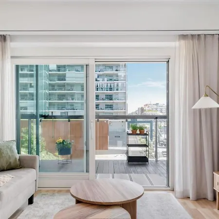 Modern With Sauna And Big Balcony Near Train Station * Helsínquia