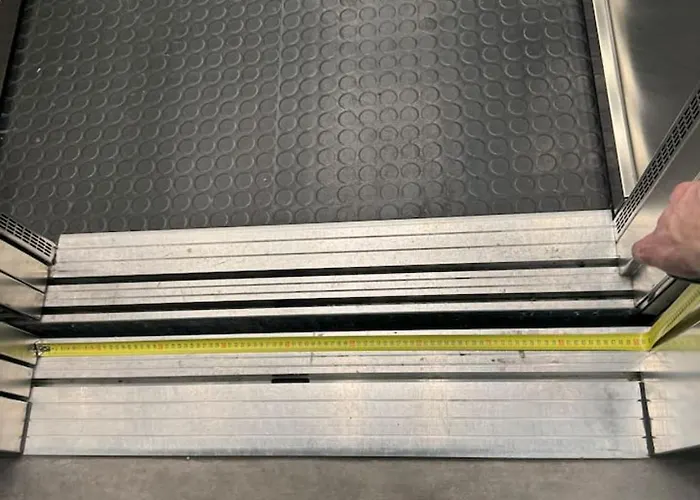 Modern With Sauna And Big Balcony Near Train Station Apartamento *